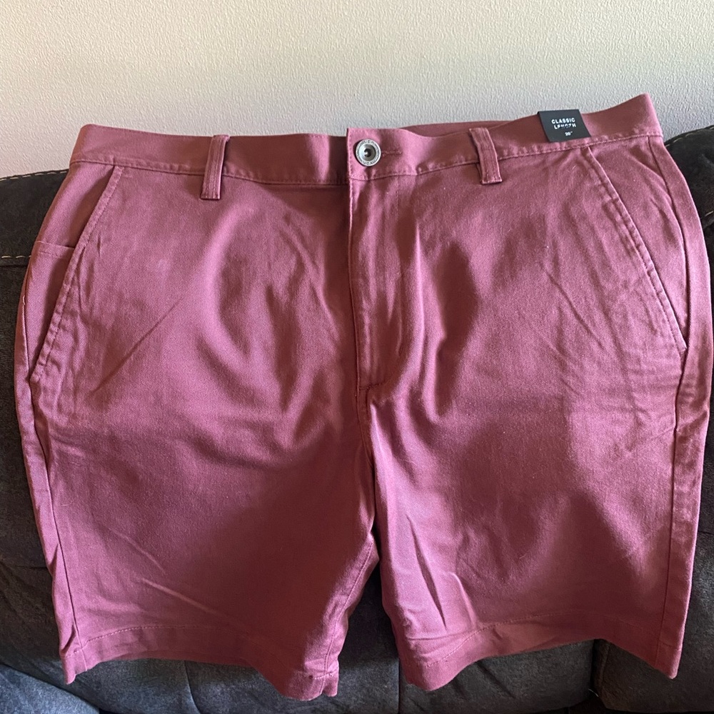 Brand new,perfect condition! Men's RVCA shorts